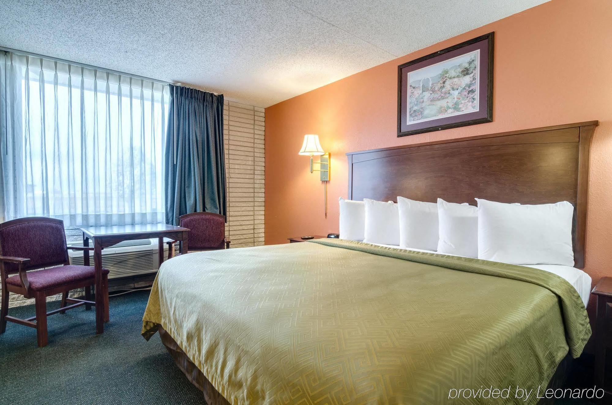 Americas Best Value Inn Salina Exteriör bild